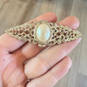Vintage Jewelry Gold Tone Filigree Bar Brooch Pin with Large Faux Pearl